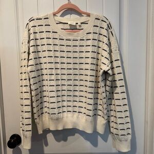 Cyrus Women's Cream and Black Sweater Size Large